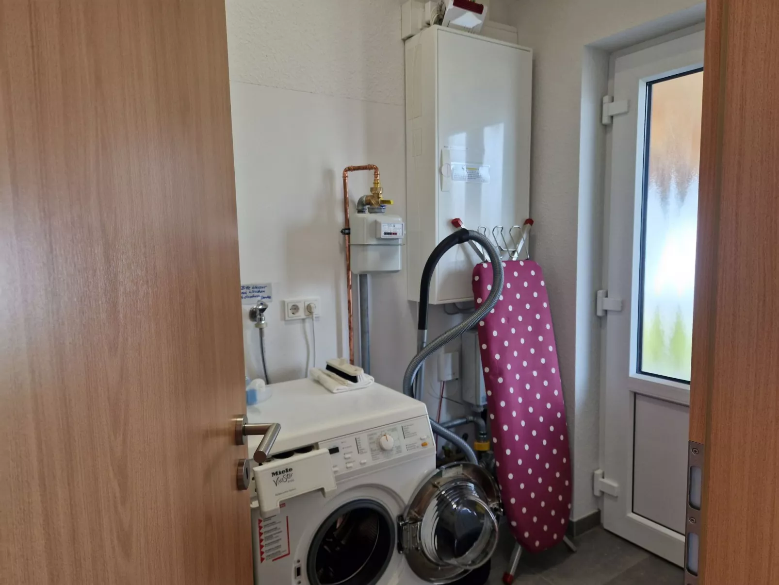 G8 freistehendes Ferienhaus mit Gartenhaus-Dedans