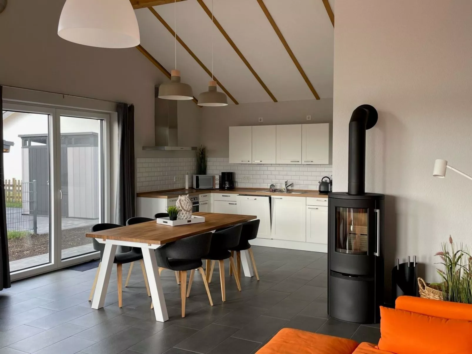 G1 Eingezäuntes Haus mit Kamin in Eckwarderhörne-Drinnen