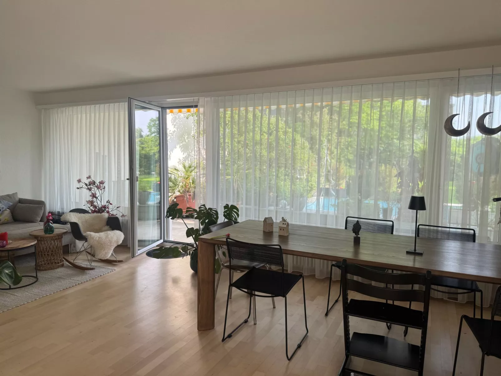 Silent Escape-Inside