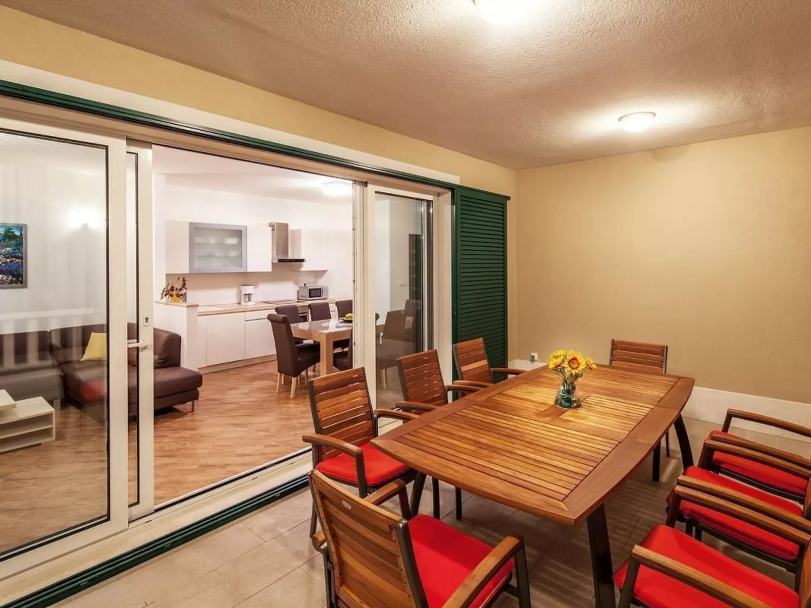 Luxuriöses Ferienhaus mit Pool direkt am Meer-Image-tags.info