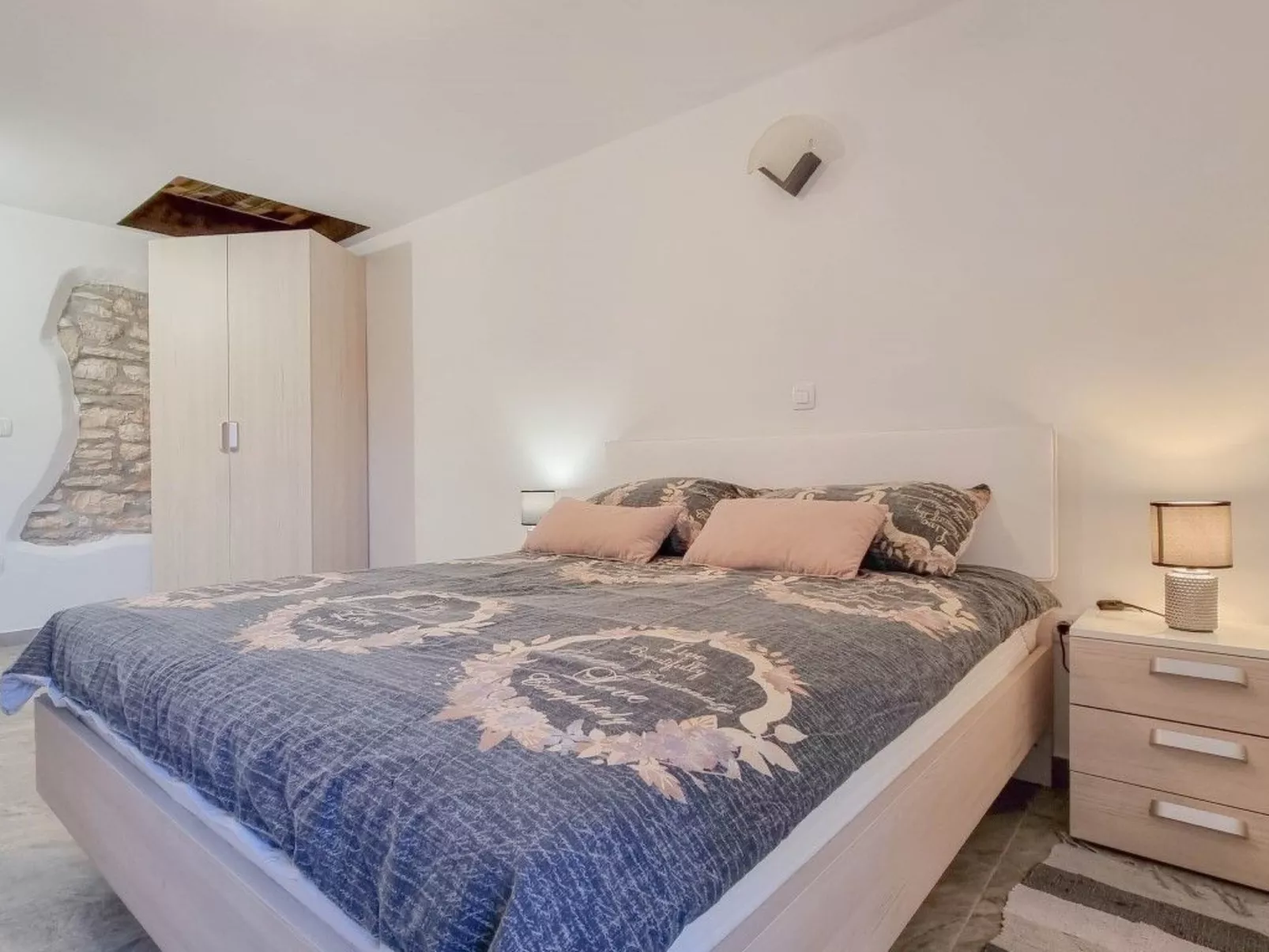 Für 3 Personen ca. 40 m&sup2; in Novigrad, Adriaküste Kroatien (Westküste von I-Inside