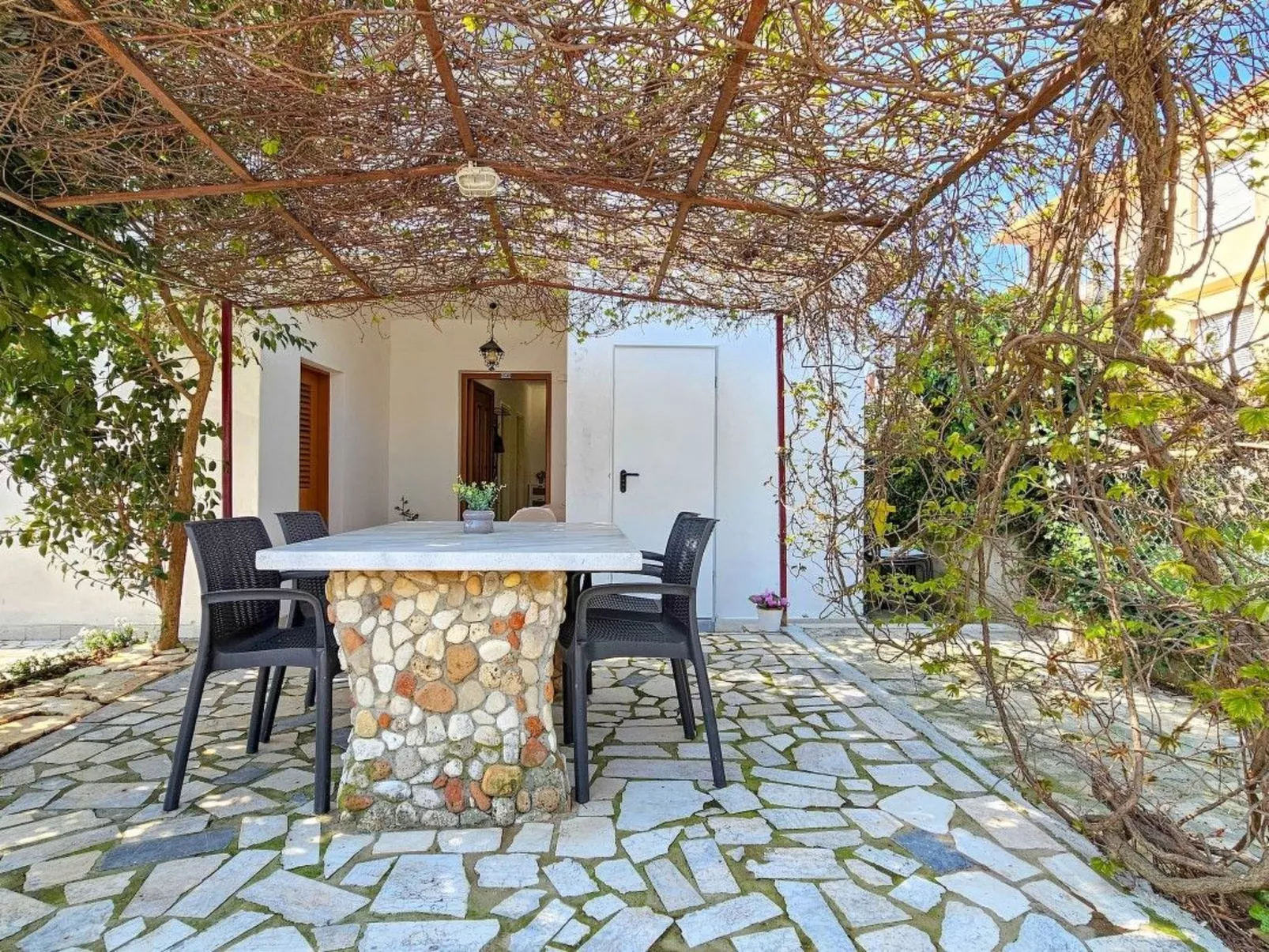 Wohnung 80m vom Meer mit Terrasse-Draußen