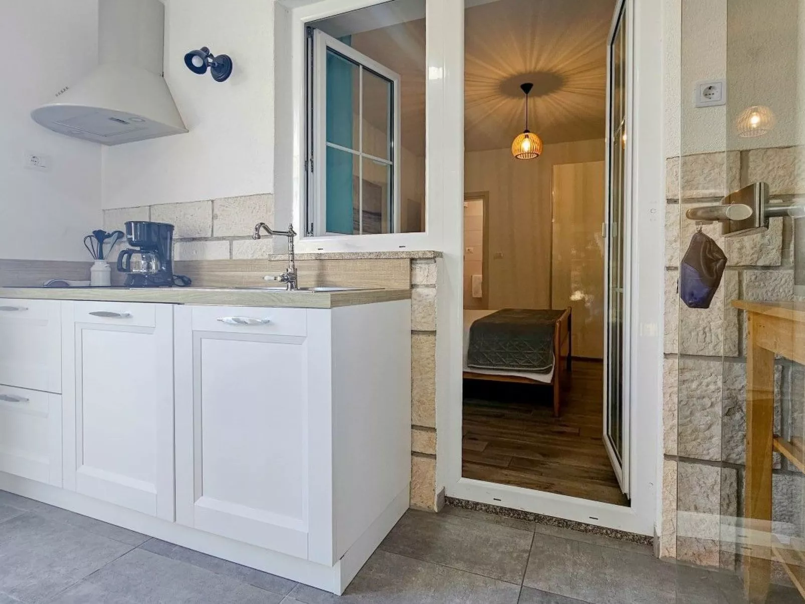 Für 2 Personen ca. 22 m&sup2; in Novigrad, Adriaküste Kroatien (Westküste von I-Dedans