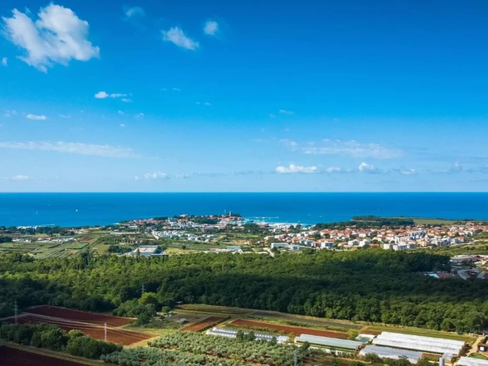 Freistehende Villa mit Garten und privatem Pool-Draußen