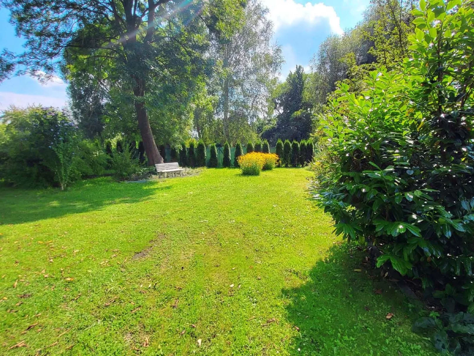 In Storkow mit Schönem Garten-Draußen