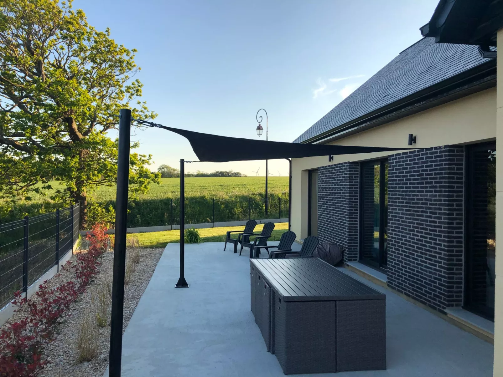 L Atelier Veulais-Outside