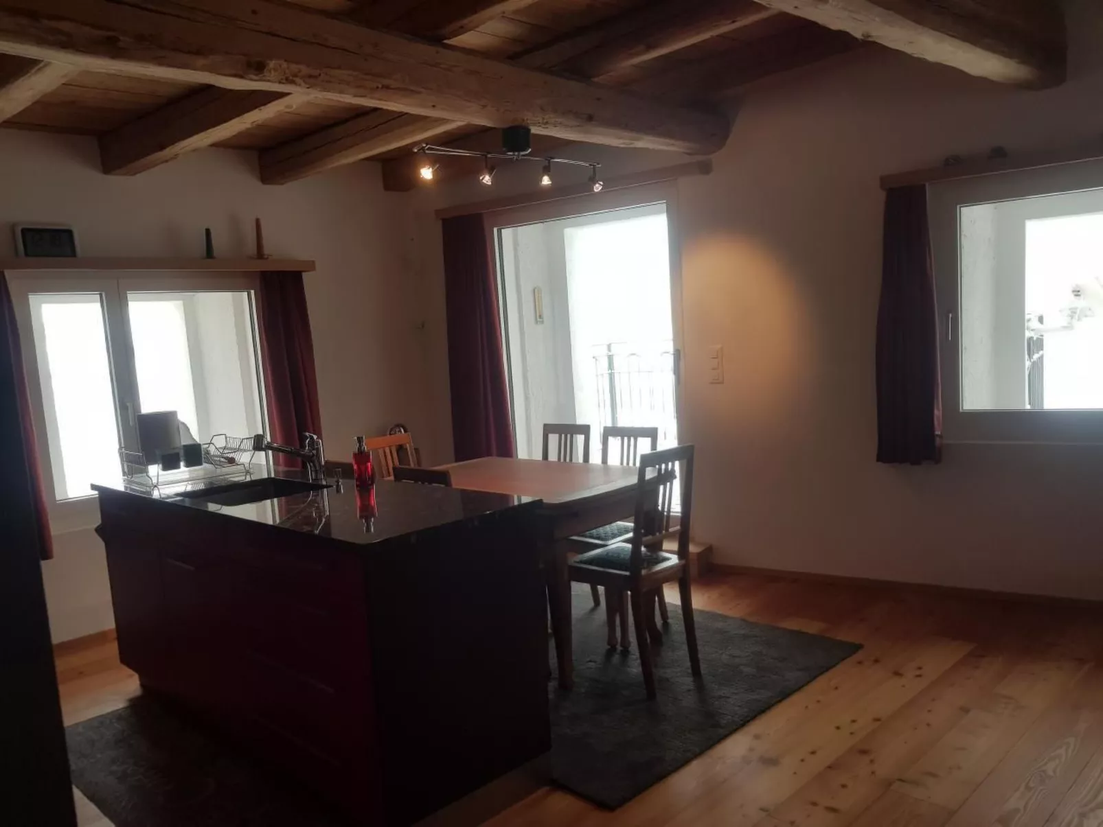 Wohnung mit atemberaubender Aussicht-Drinnen