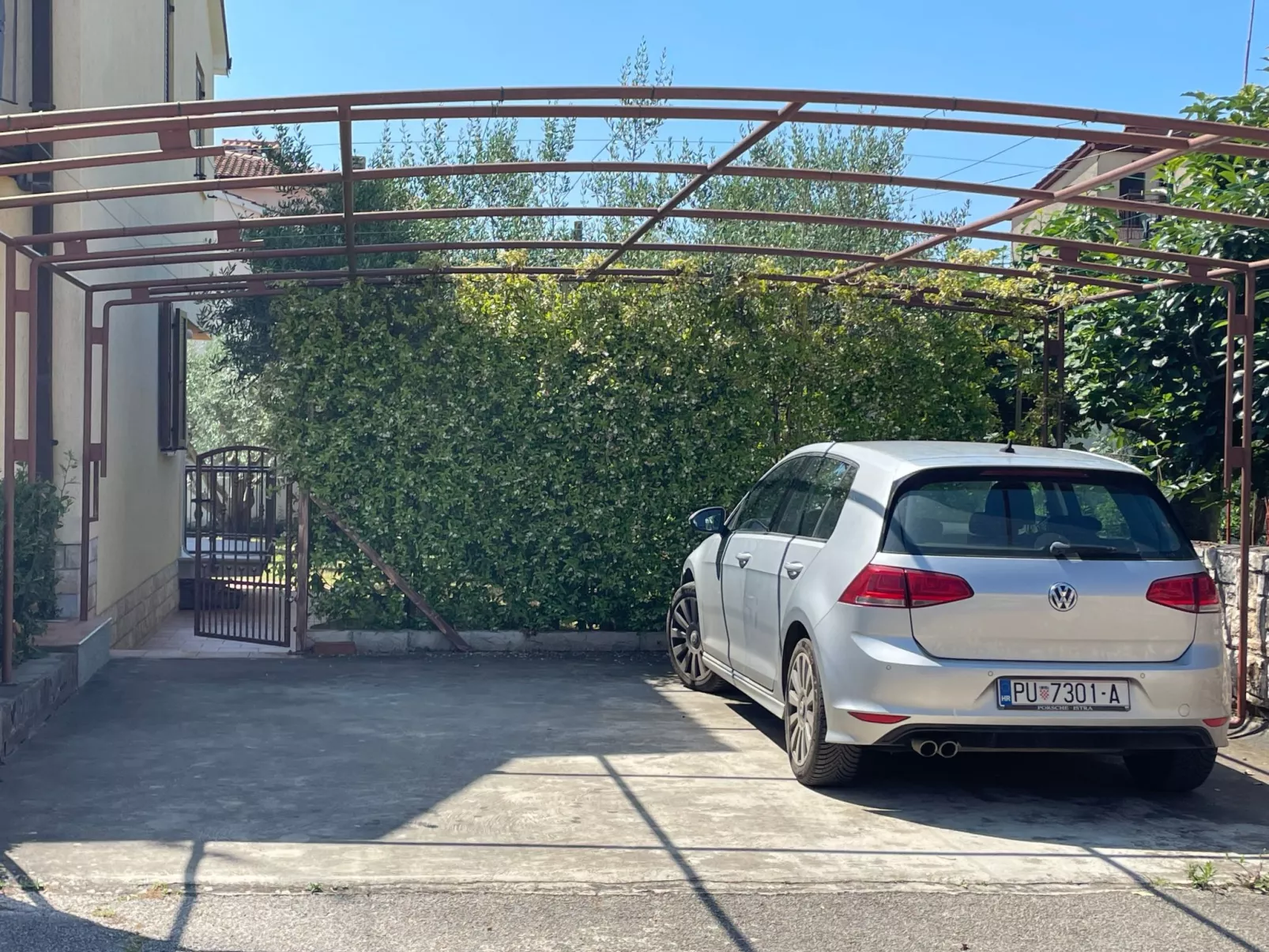 Komplette Villa mit zwei Appartements-Draußen