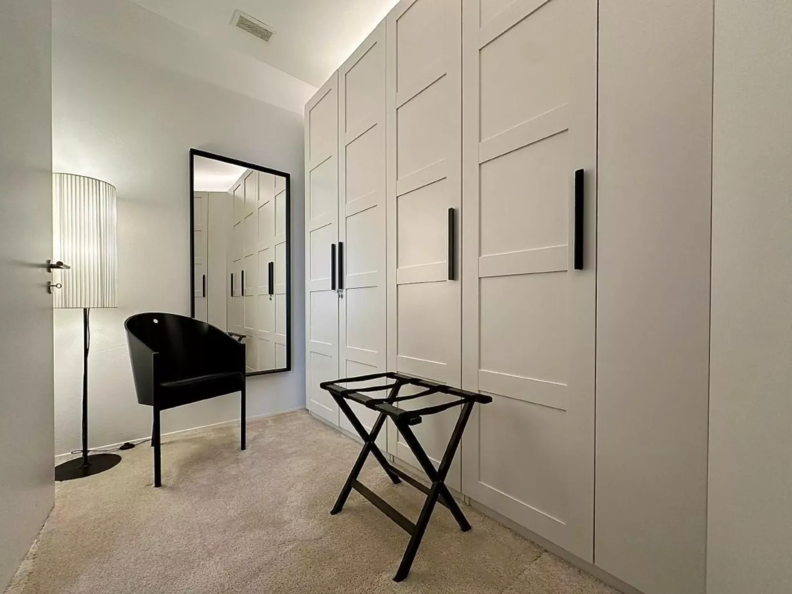 "Lakeview" - a design holiday home-Inside