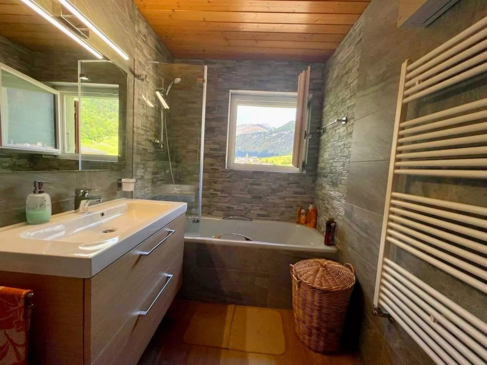 "Window on the grenn"-Drinnen