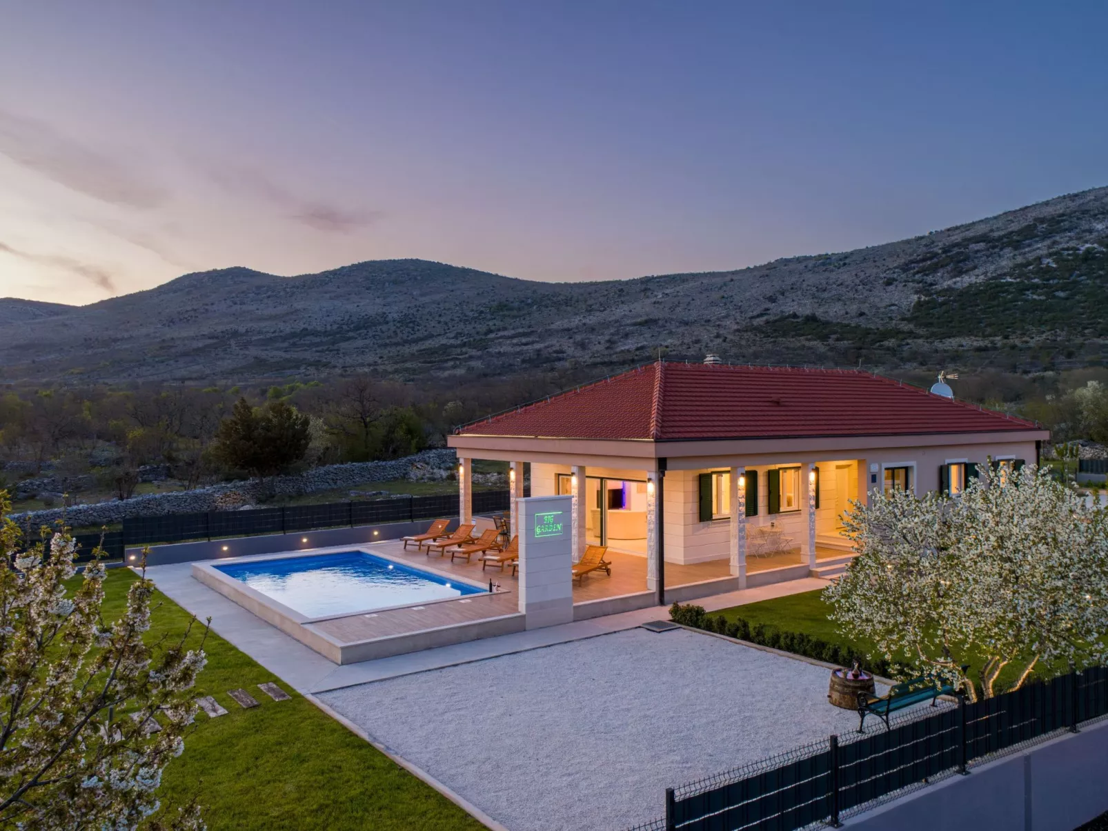 Villa Big Garden für 7 Personen und 1 Kind-Draußen