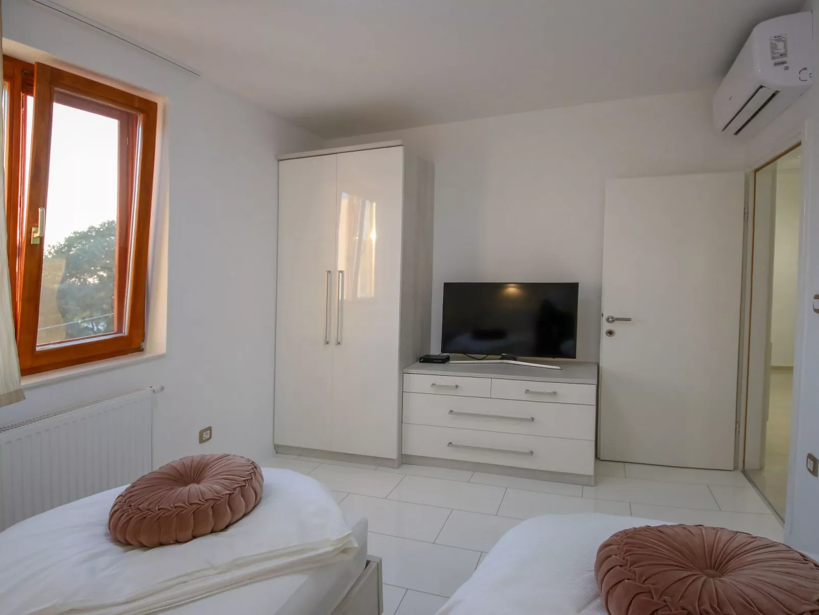 Gemütliche Villa Gabriel mit Schwimmbad-Dedans