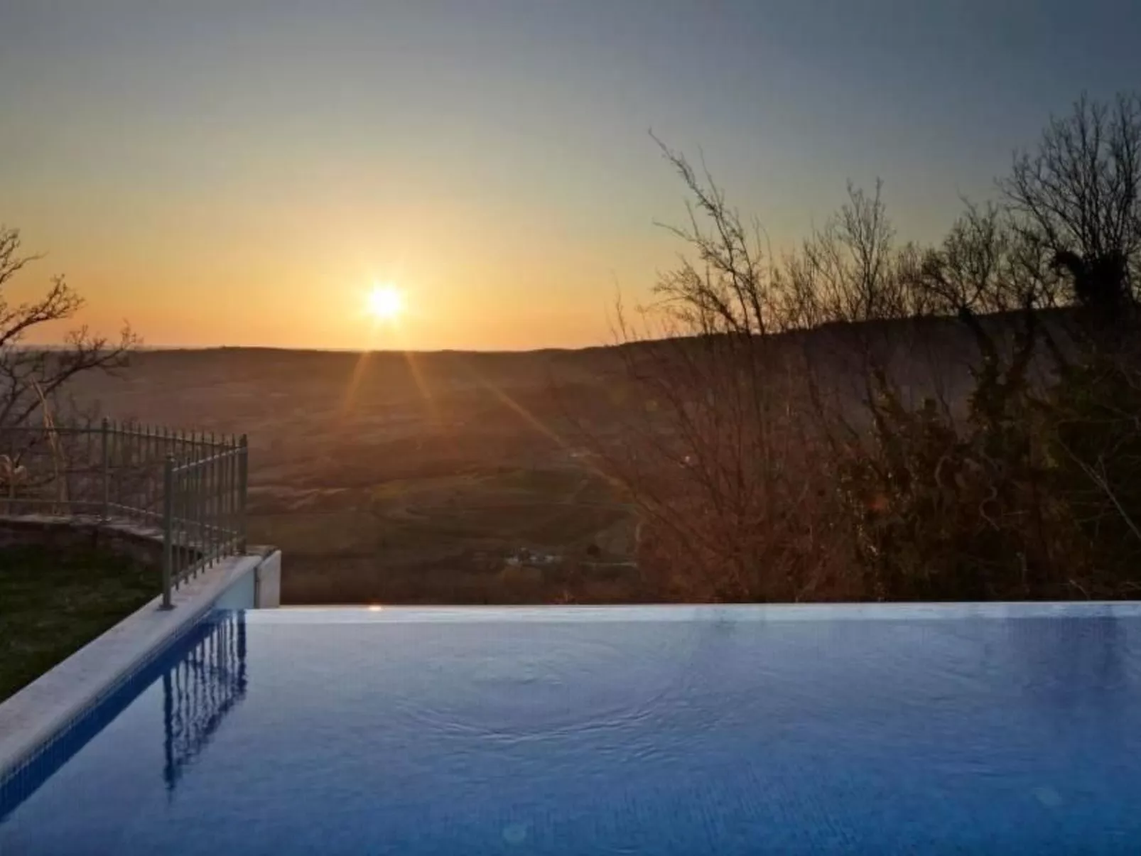 In Kostanjica mit Grill, Terrasse und Garten