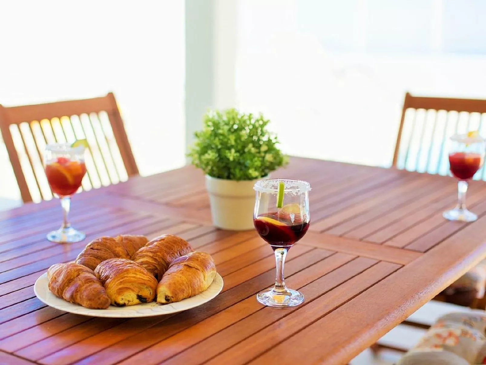 Mit Garten, Grill und Terrasse-Draußen
