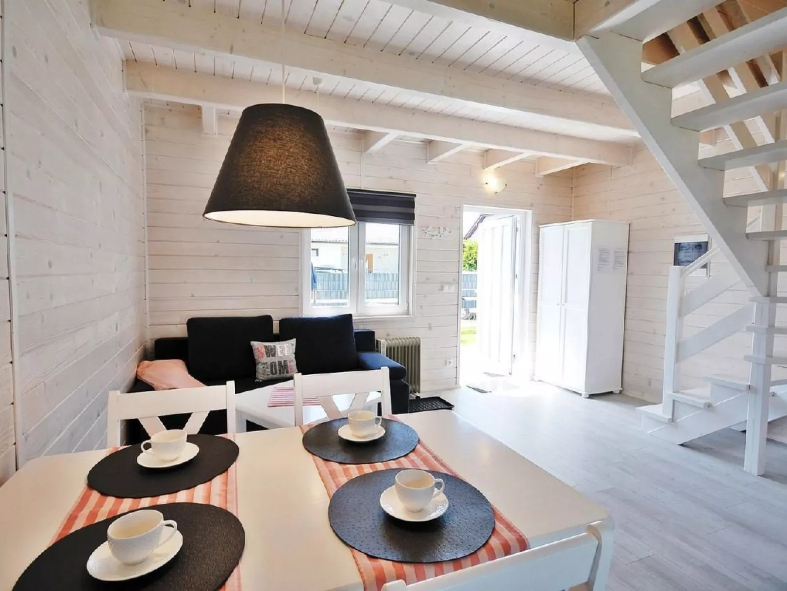 Lux1-Image-tags.info