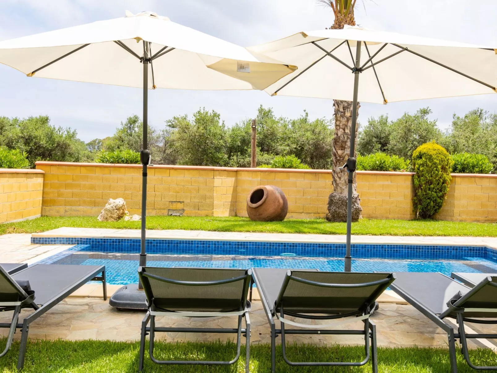 Schönes Ferienhaus mit Balkon in Polis Chrysochous-Outside