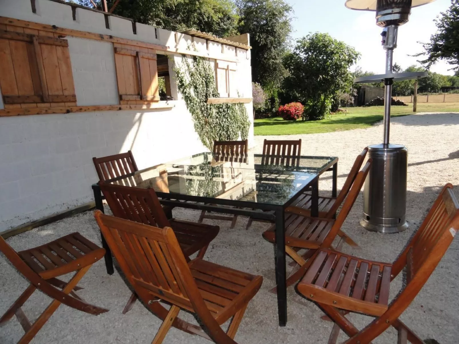 Ferienvilla mit Blick auf das Wasser-Dehors