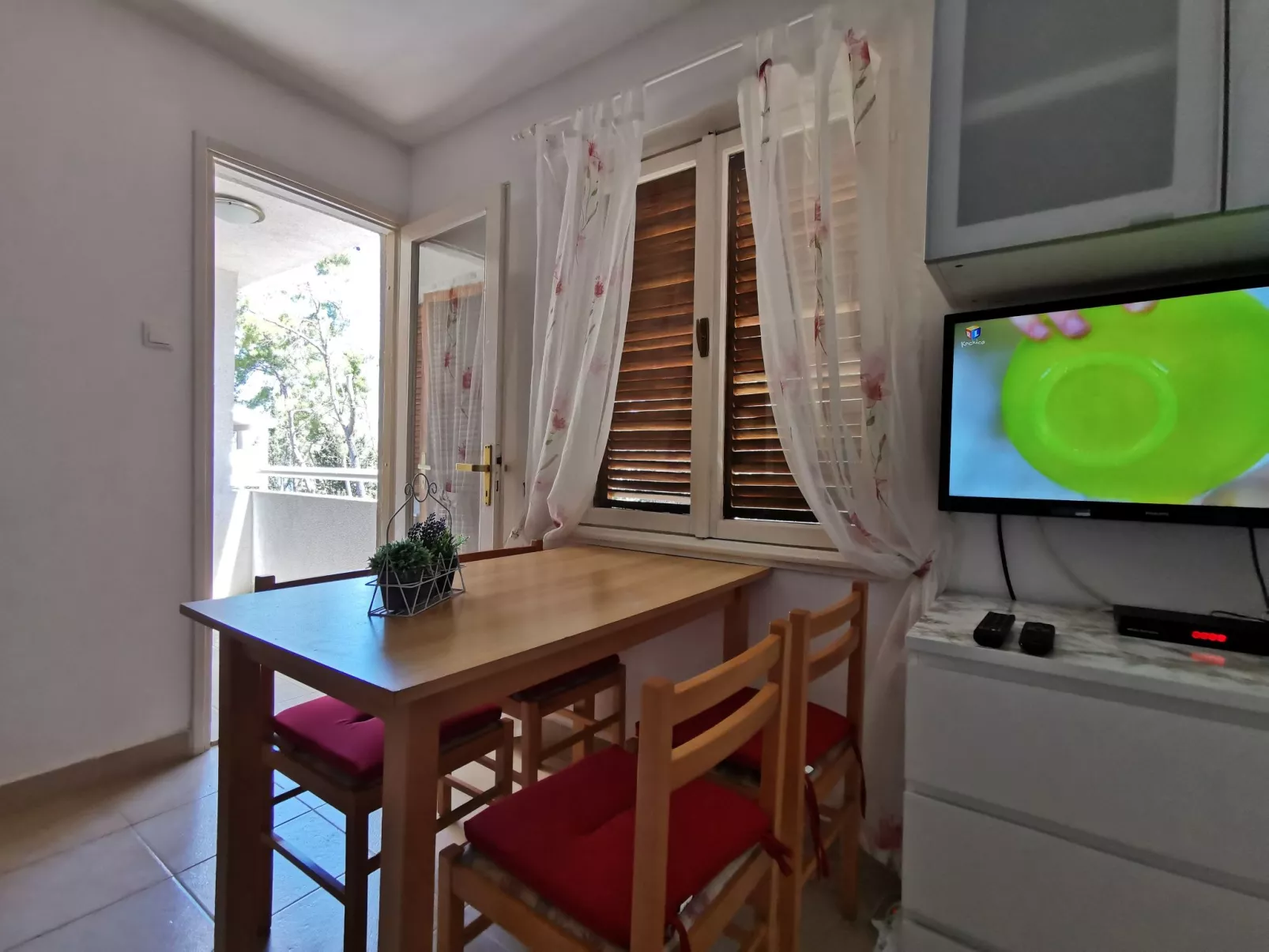 Apartment Bella mit Balkon und Terrasse in Necujam-Inside