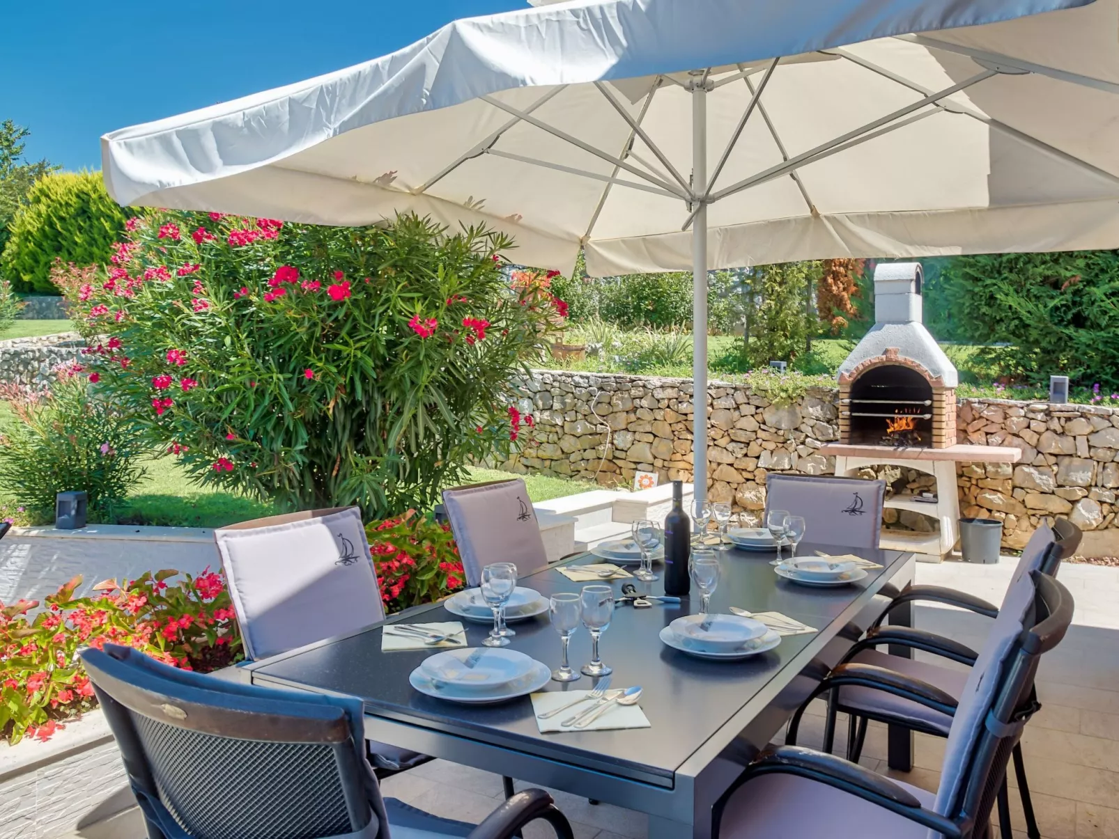 "Ines" mit Whirlpool-Outside