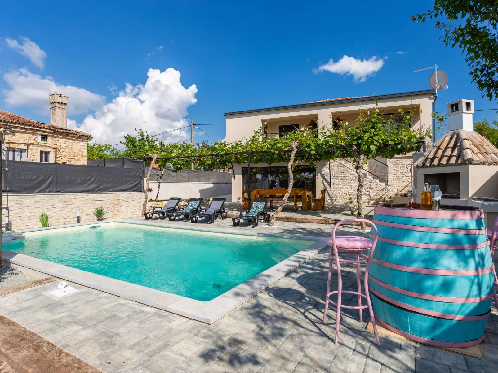 Schönes Ferienhaus in Modrusani mit Großem Garten