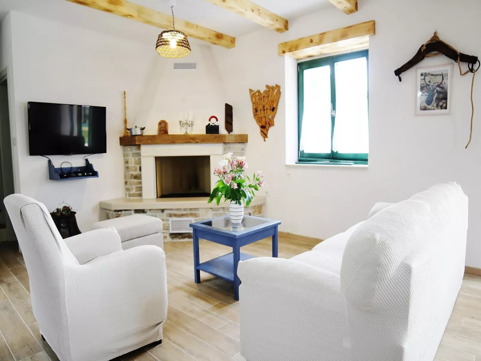 In Barat mit privatem Pool-Inside