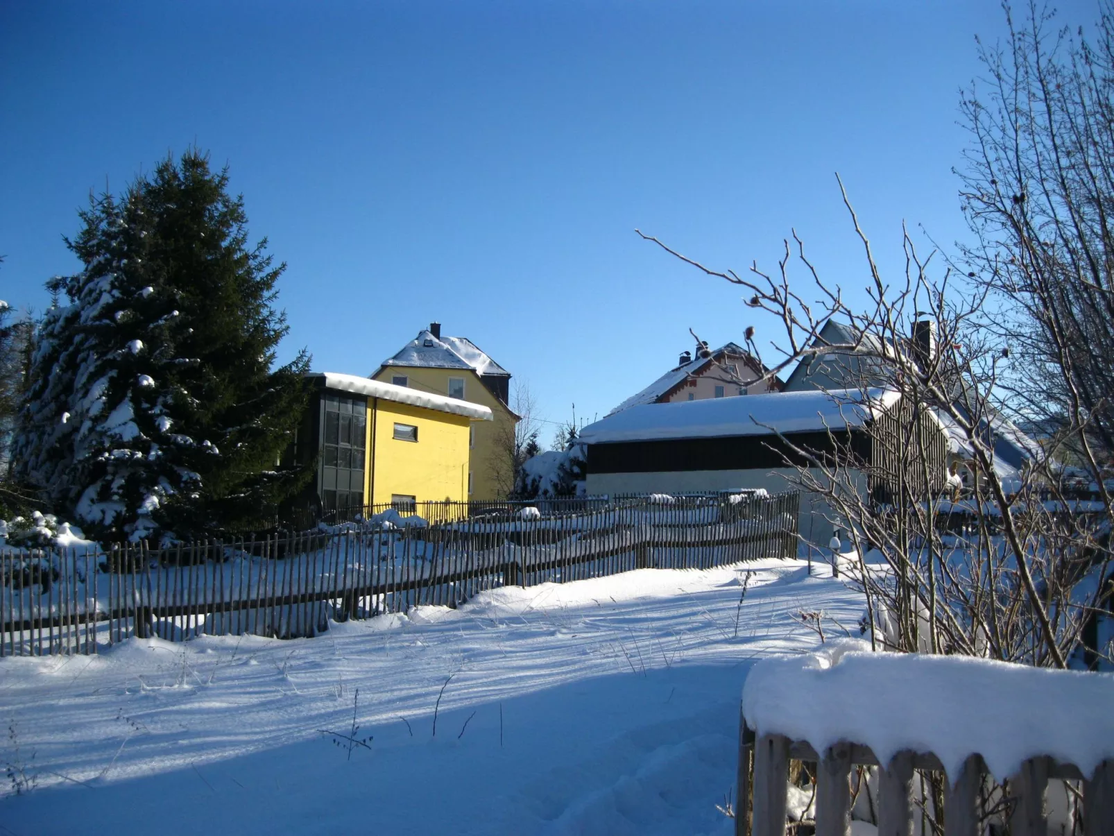 Moderne, niveauvoll eingerichtete Ferienwohnung-Outside