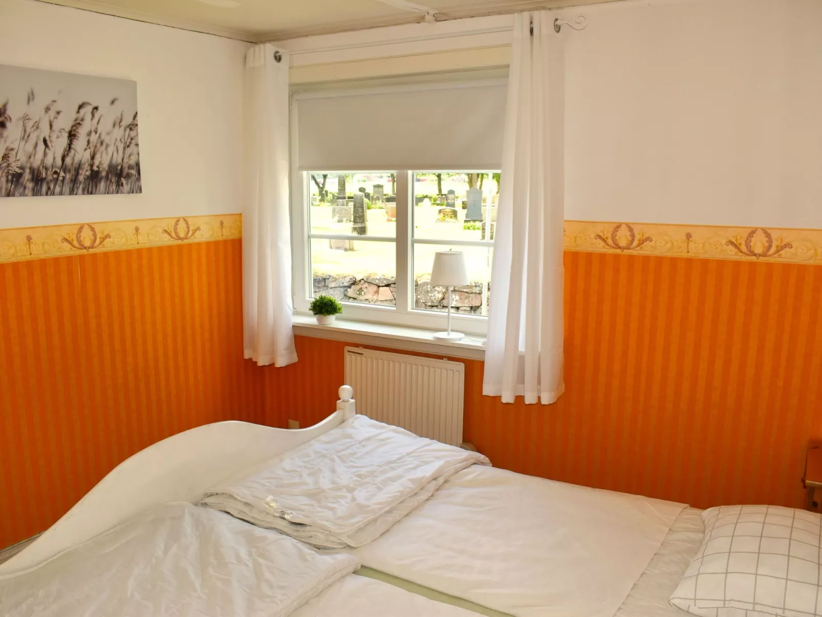 Typisch schwedisches Ferienhaus mit Garten-Dedans