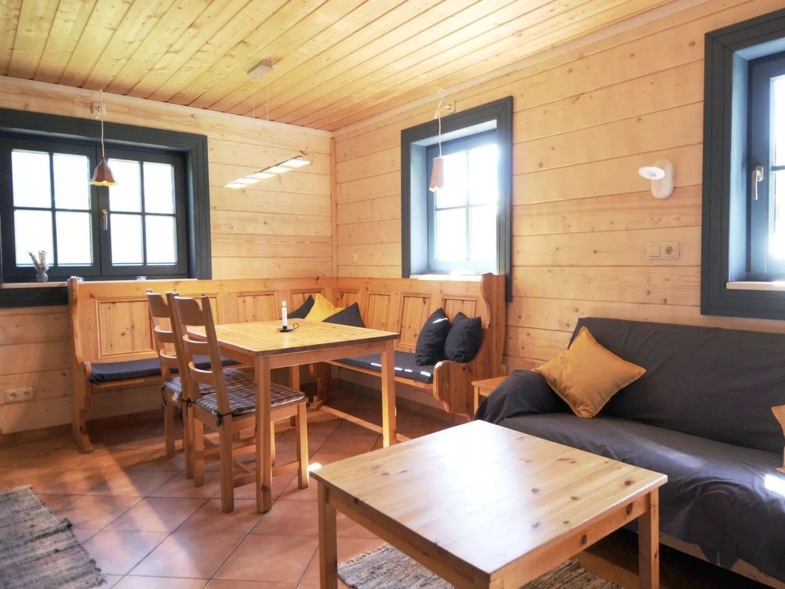 Gemütliches Blockhaus mit Kamin im Oviksfjäll-Drinnen