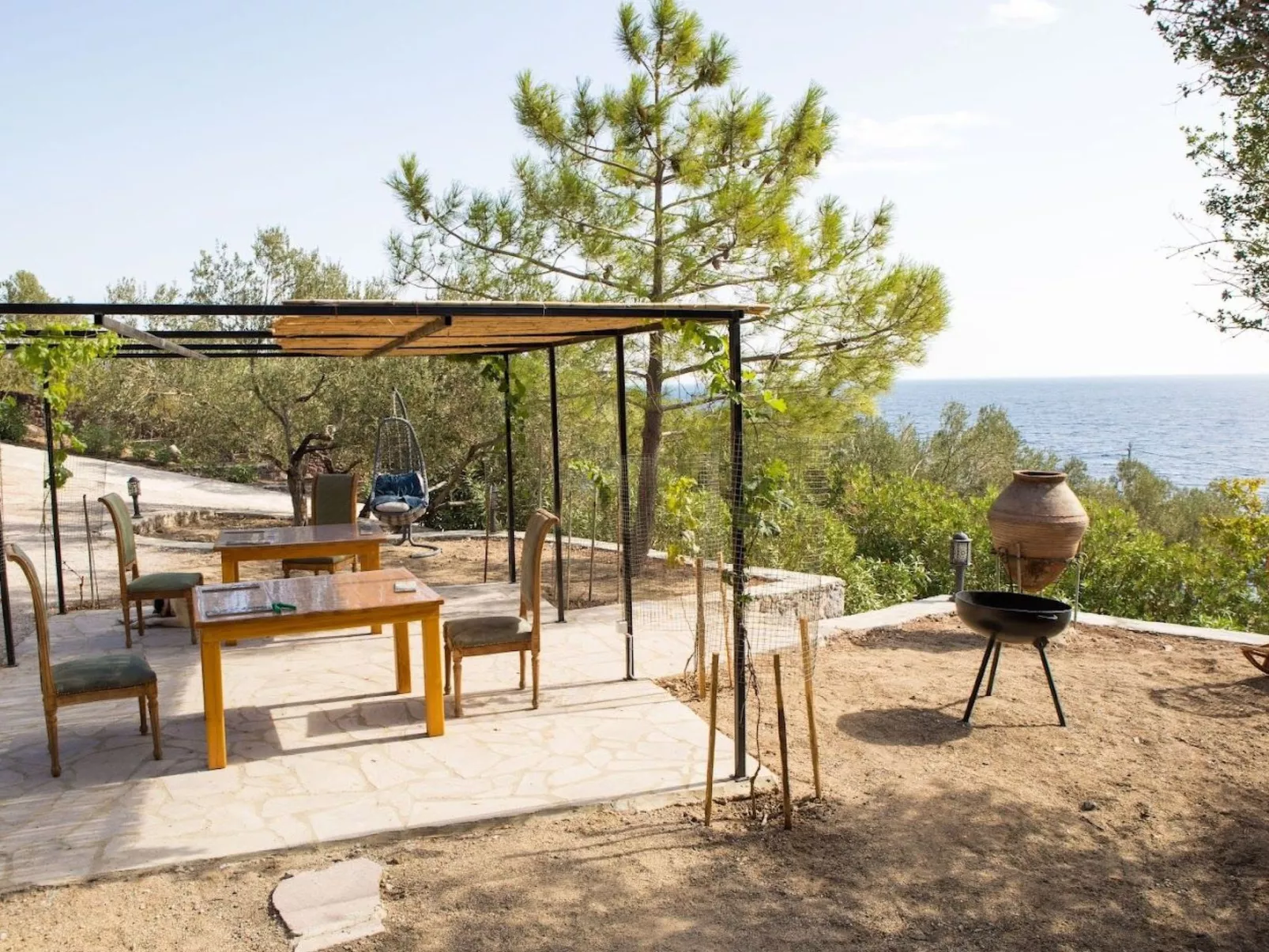 Assos Sivrice Gästehaus-Outside