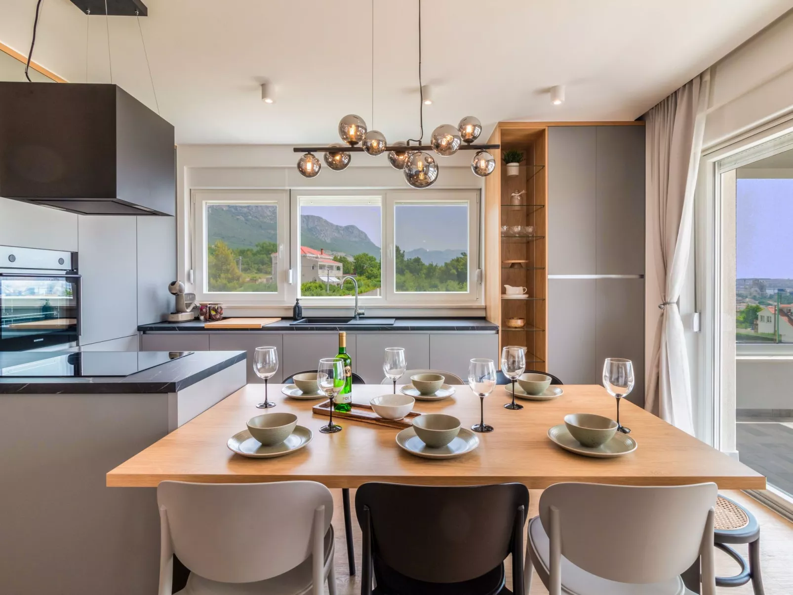 Villa Olea- Pool, Grill, Nähe Flughafen Split-Inside