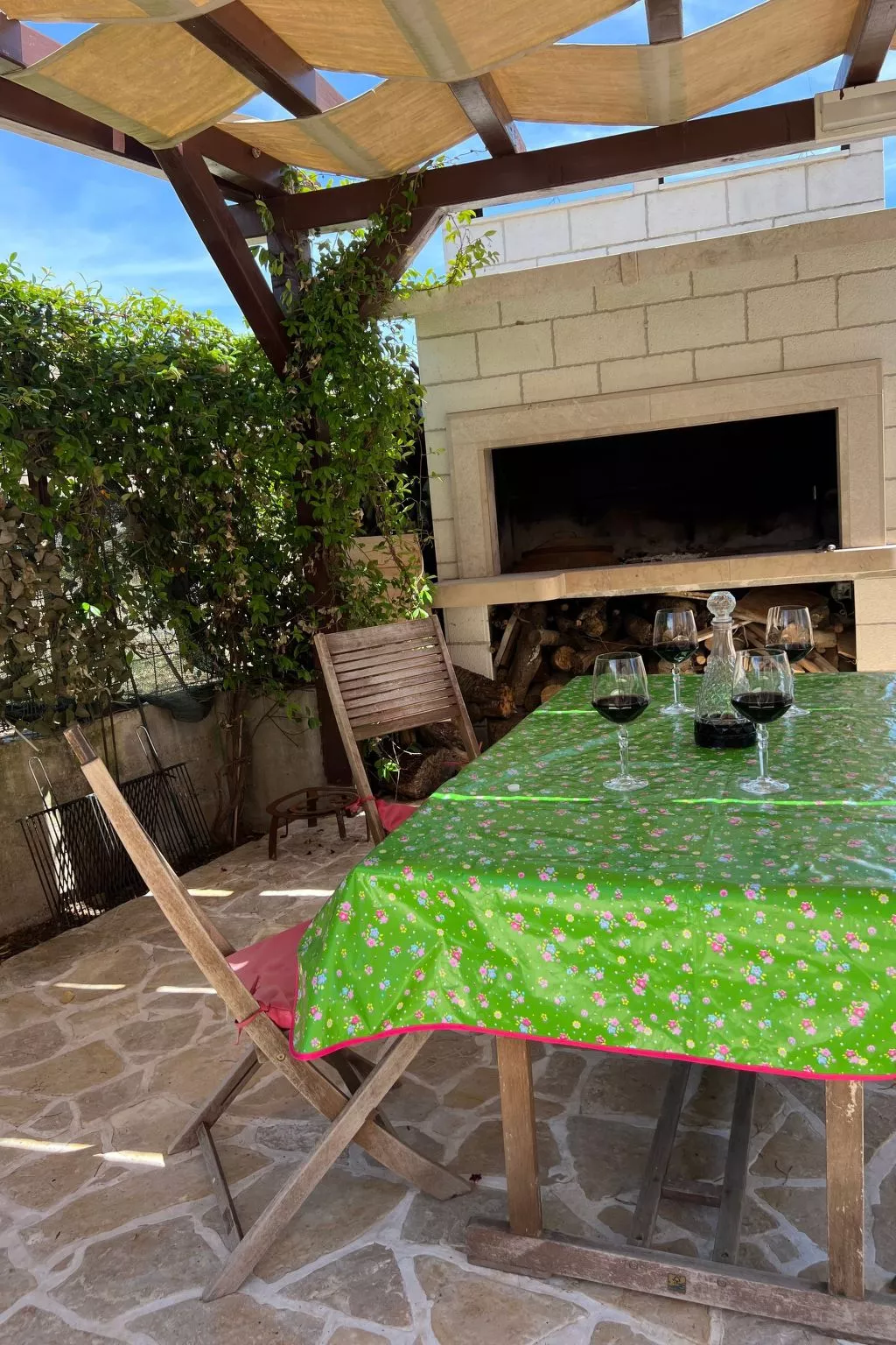 Moderne ap. 2 mit Pool und Grill in der Nähe von Split und Trogir-Outside