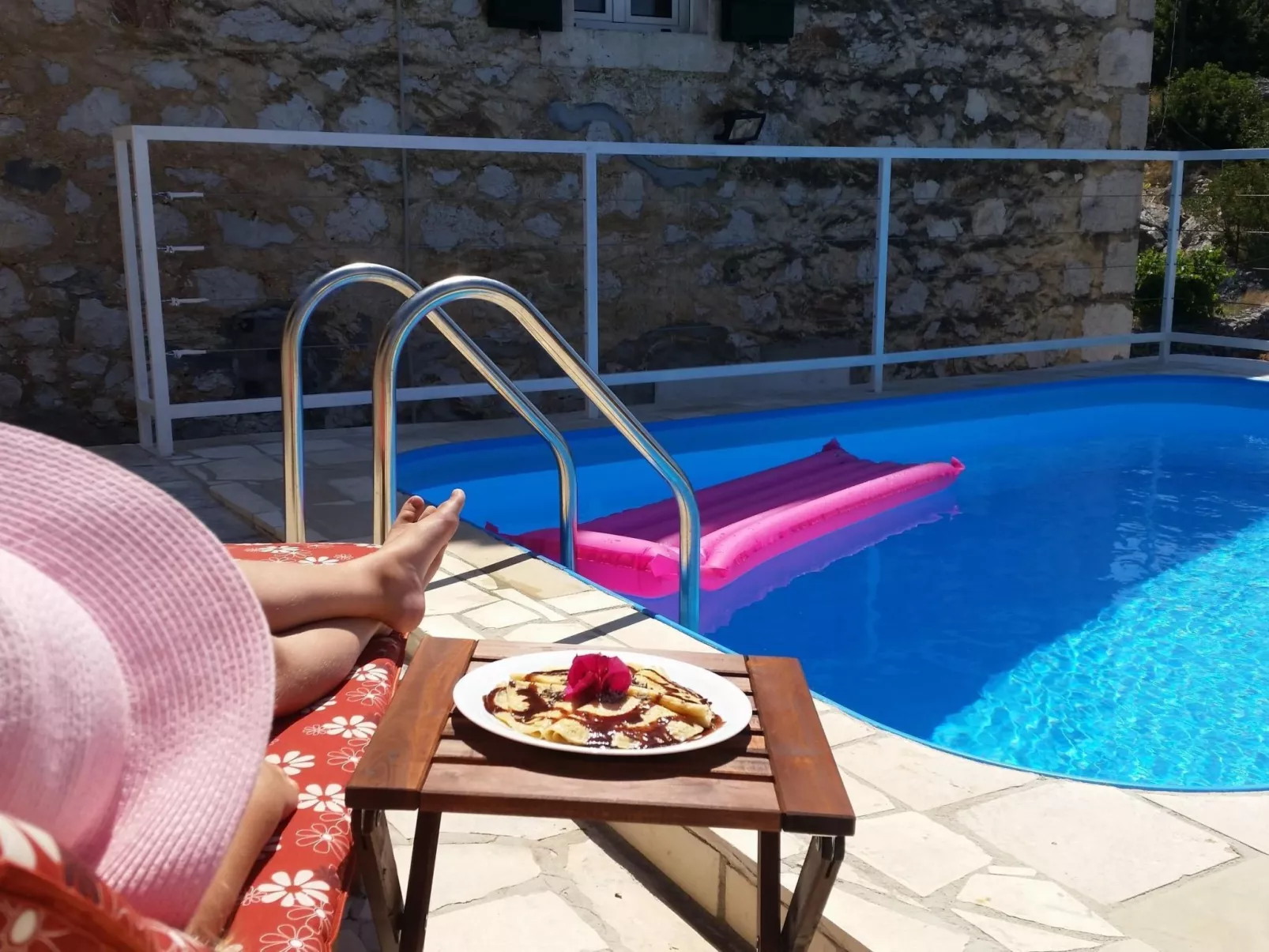 Charmantes Steinhaus mit Pool und Panoramablick