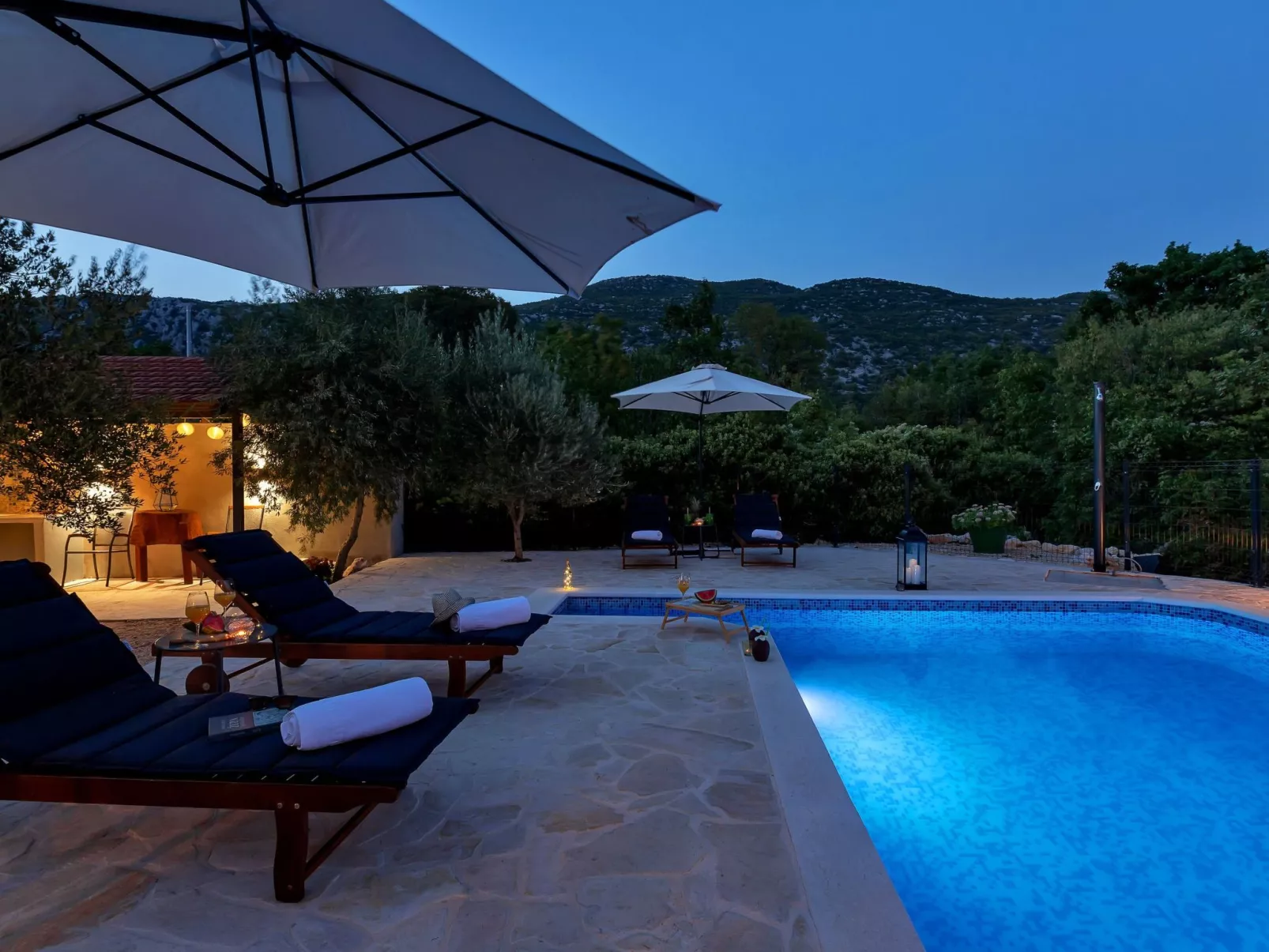 Villa Melita-Outside