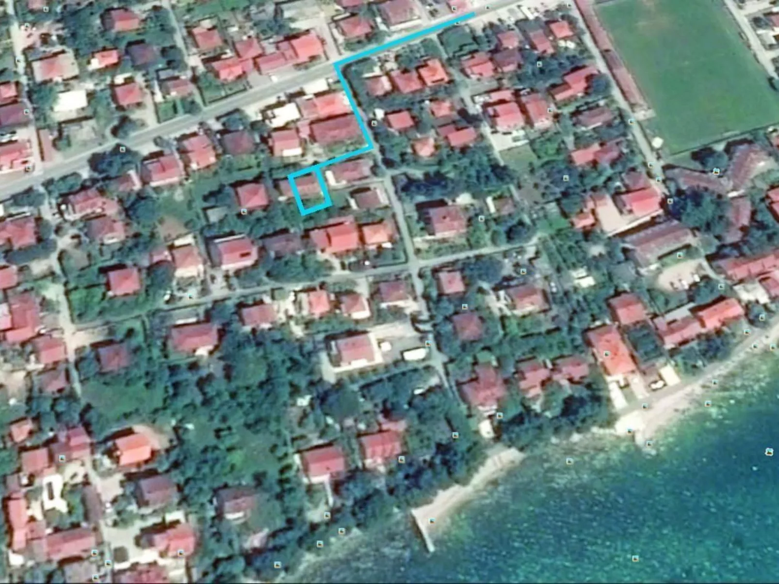 Karmen auf zwei Ebenen mit Garten-Outside