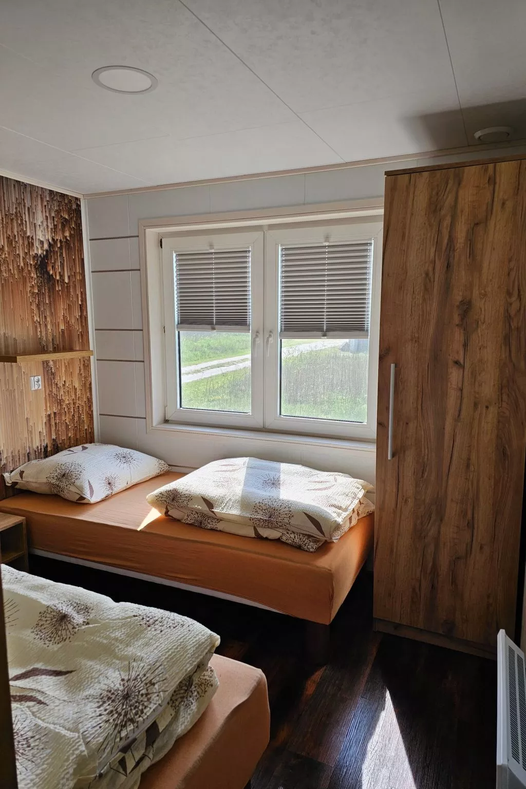 Ganzjährig bewohnbares Ferienhaus - grün-Drinnen