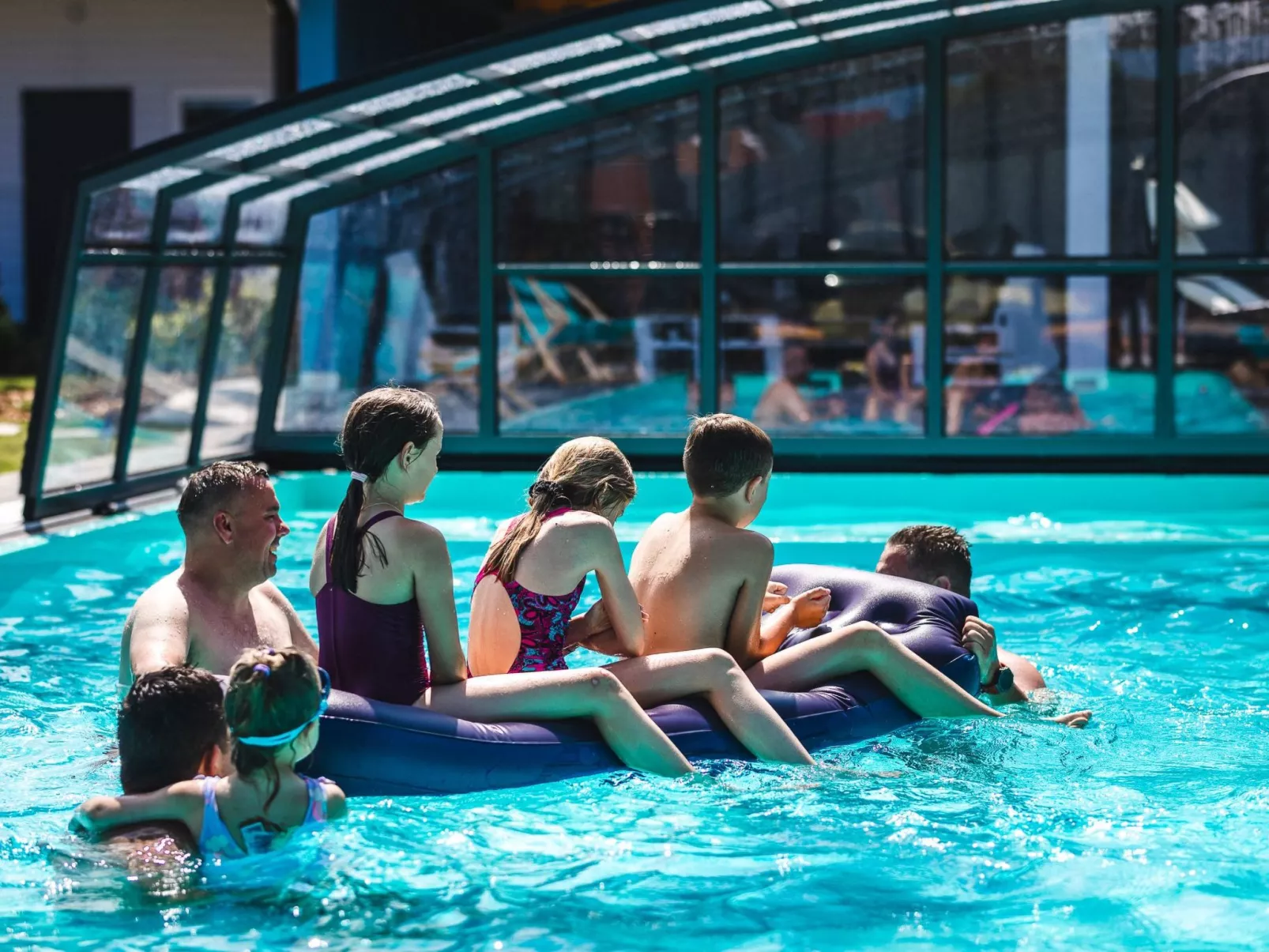 Mit gemeinschaftlichem Pool