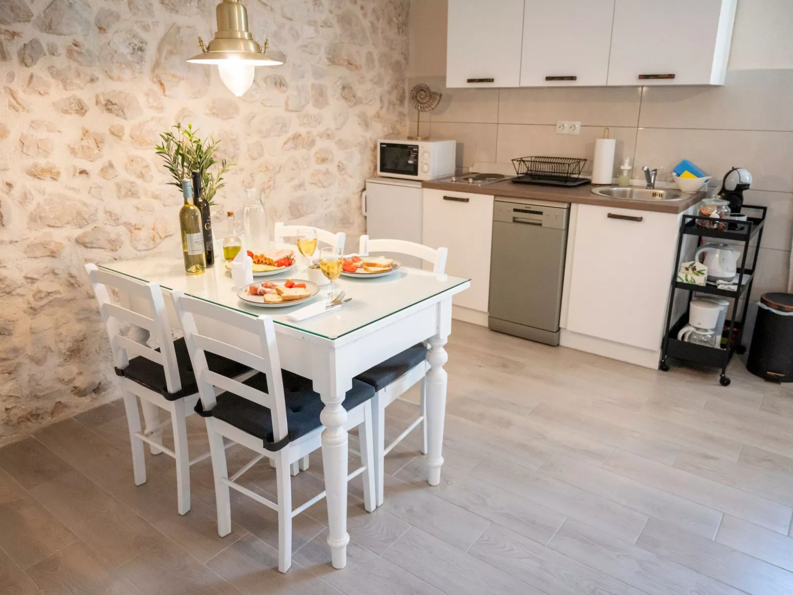 Steinhaus Wohnung in Turanj, Dalmatien-Drinnen