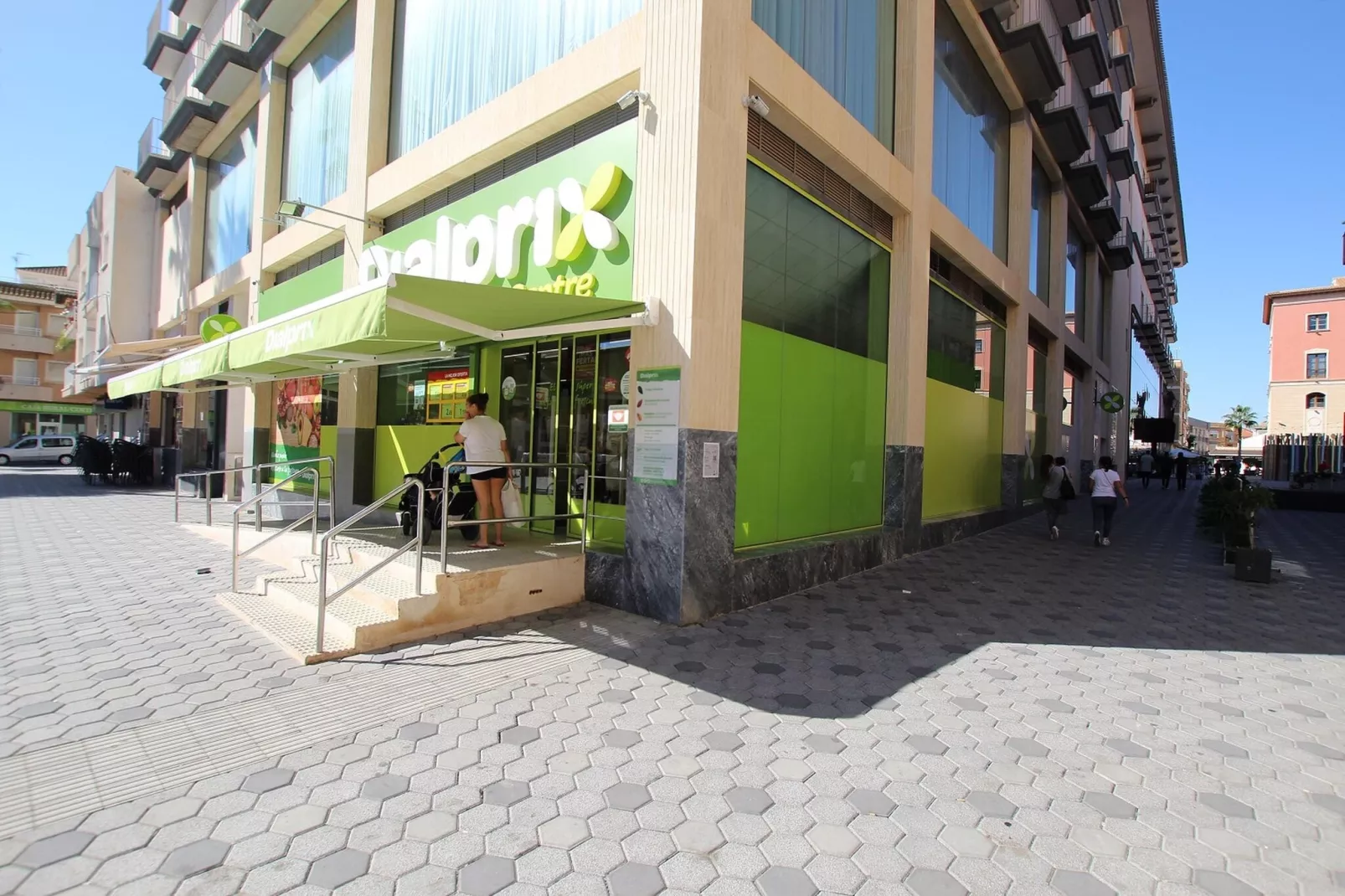 Apartamento amplio y cómodo en Los Alcazares-Exterior in summer