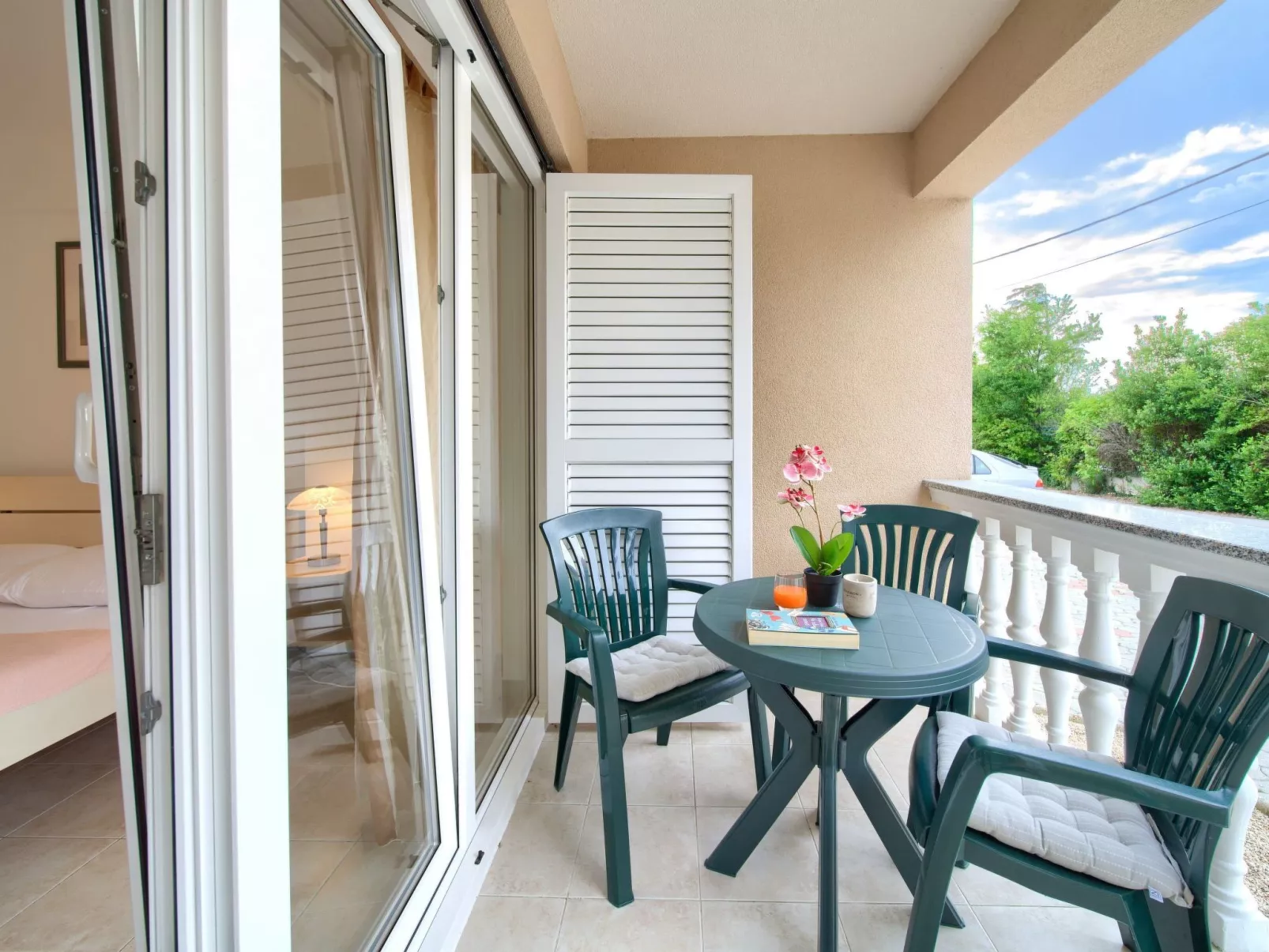 Studio-Apartment A6 im Erdgeschoss-Draußen