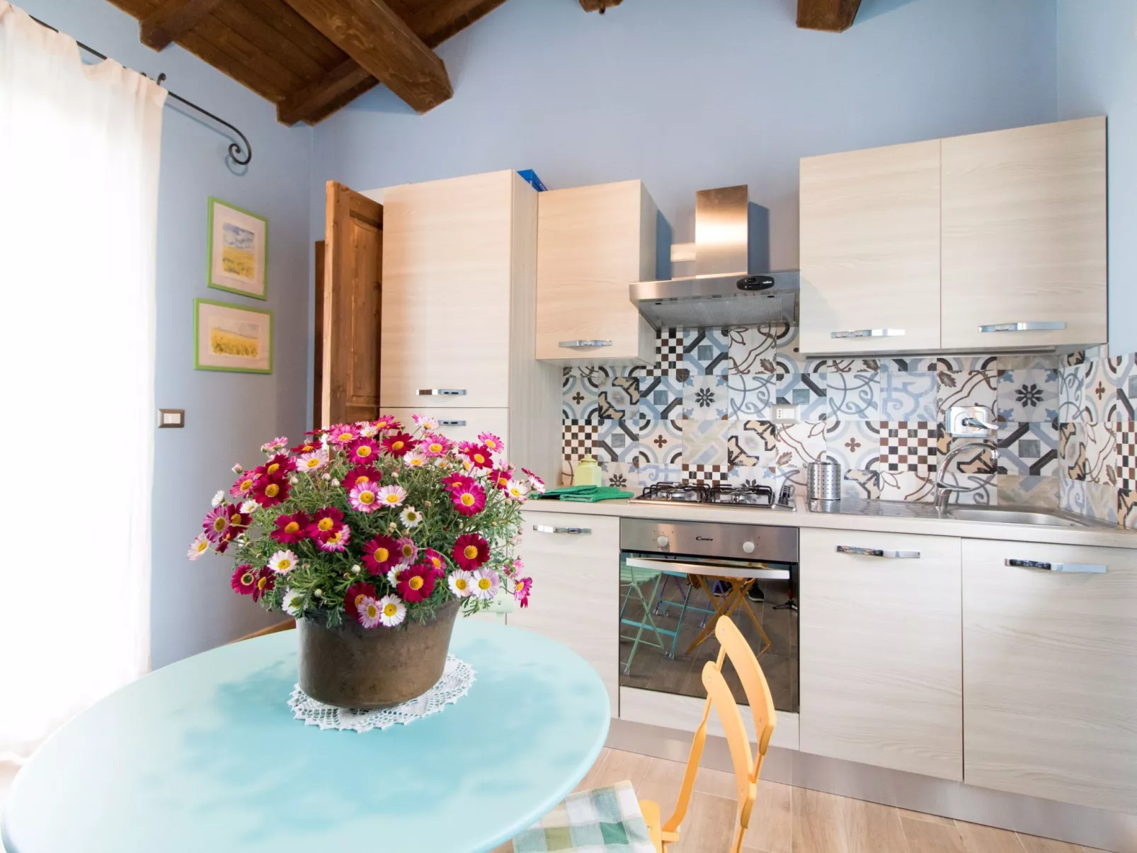 Wohnung 'La porcilaia' mit Privatparkplatz-Drinnen