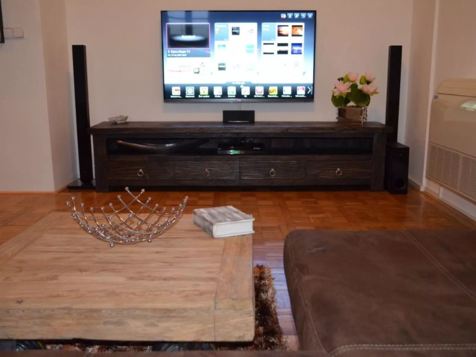 Apartment mit Waschmaschine und Geschirrspüler-Inside