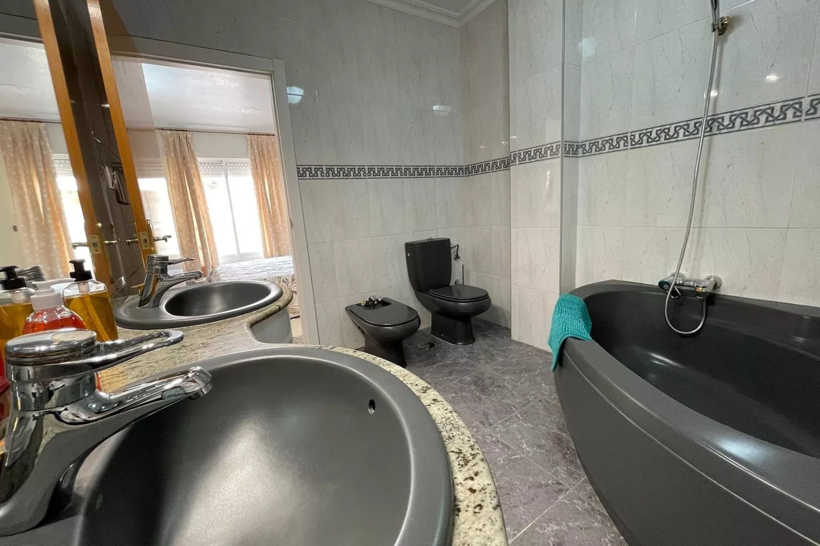 Apartamento amplio y cómodo en Los Alcazares-Bathroom