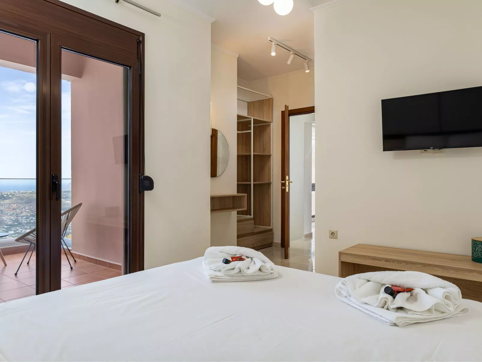 "Villa Mari" mit privatem Pool-Drinnen