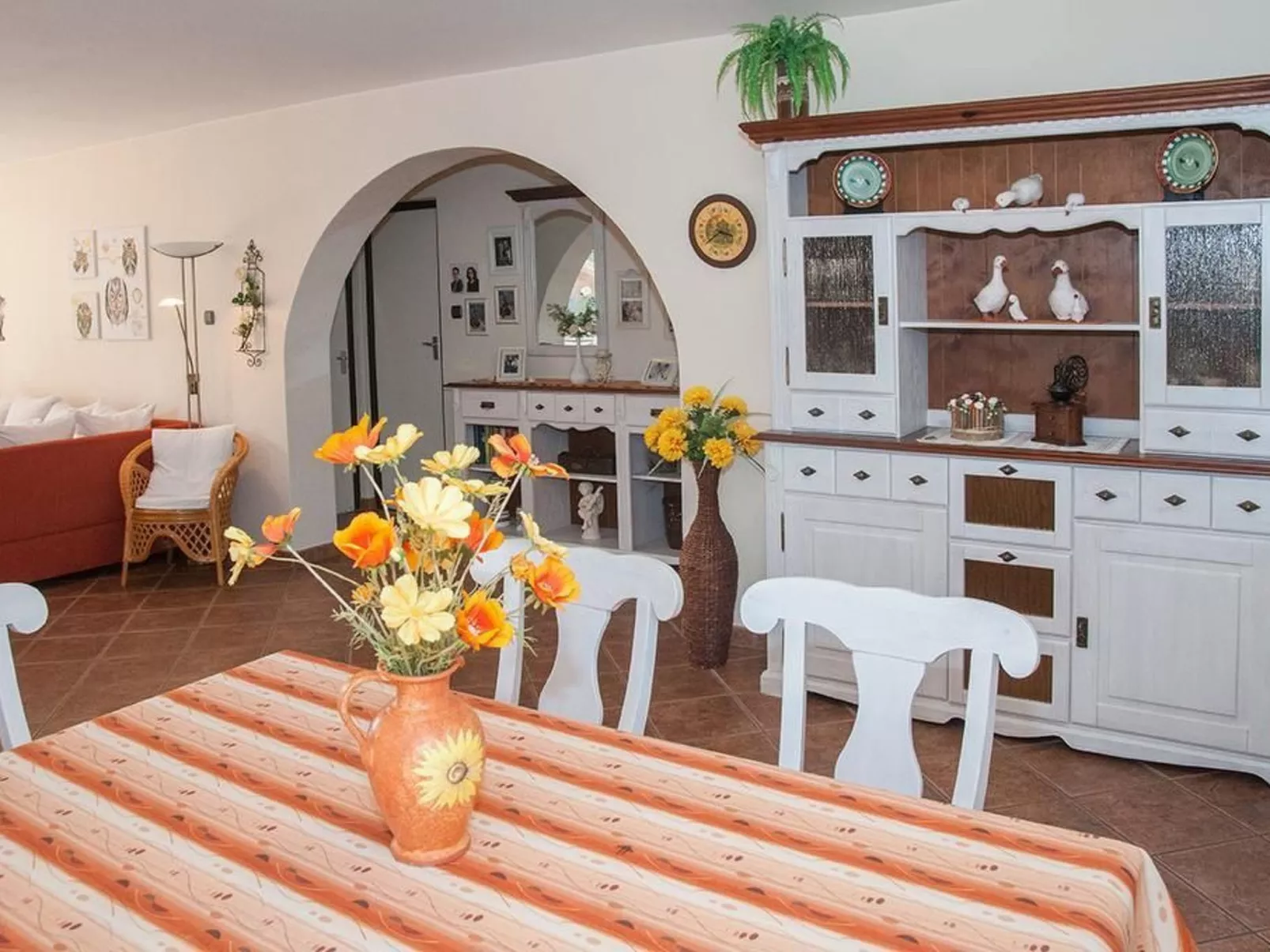 Wohnung mit Garten, Grill und Gemeinschaftspool-Drinnen