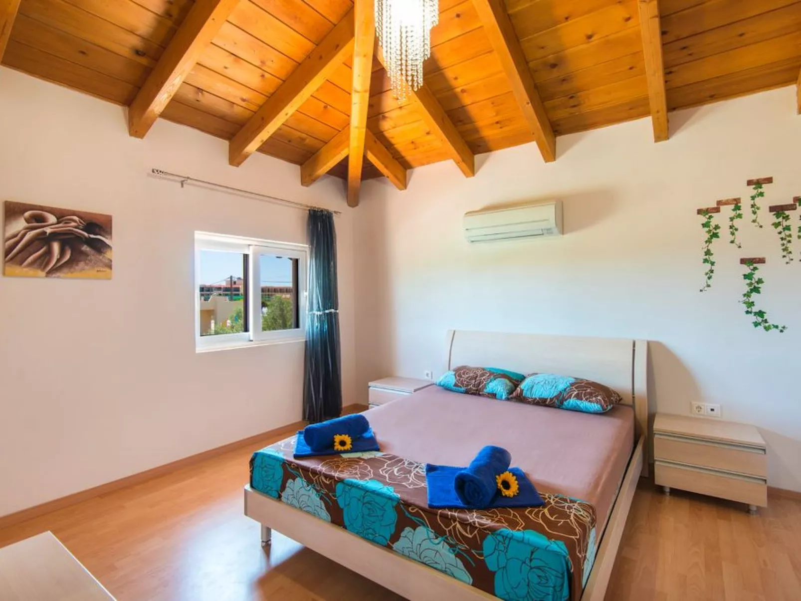 Haus in Kolympia mit Parkplatz und Bergblick-Inside