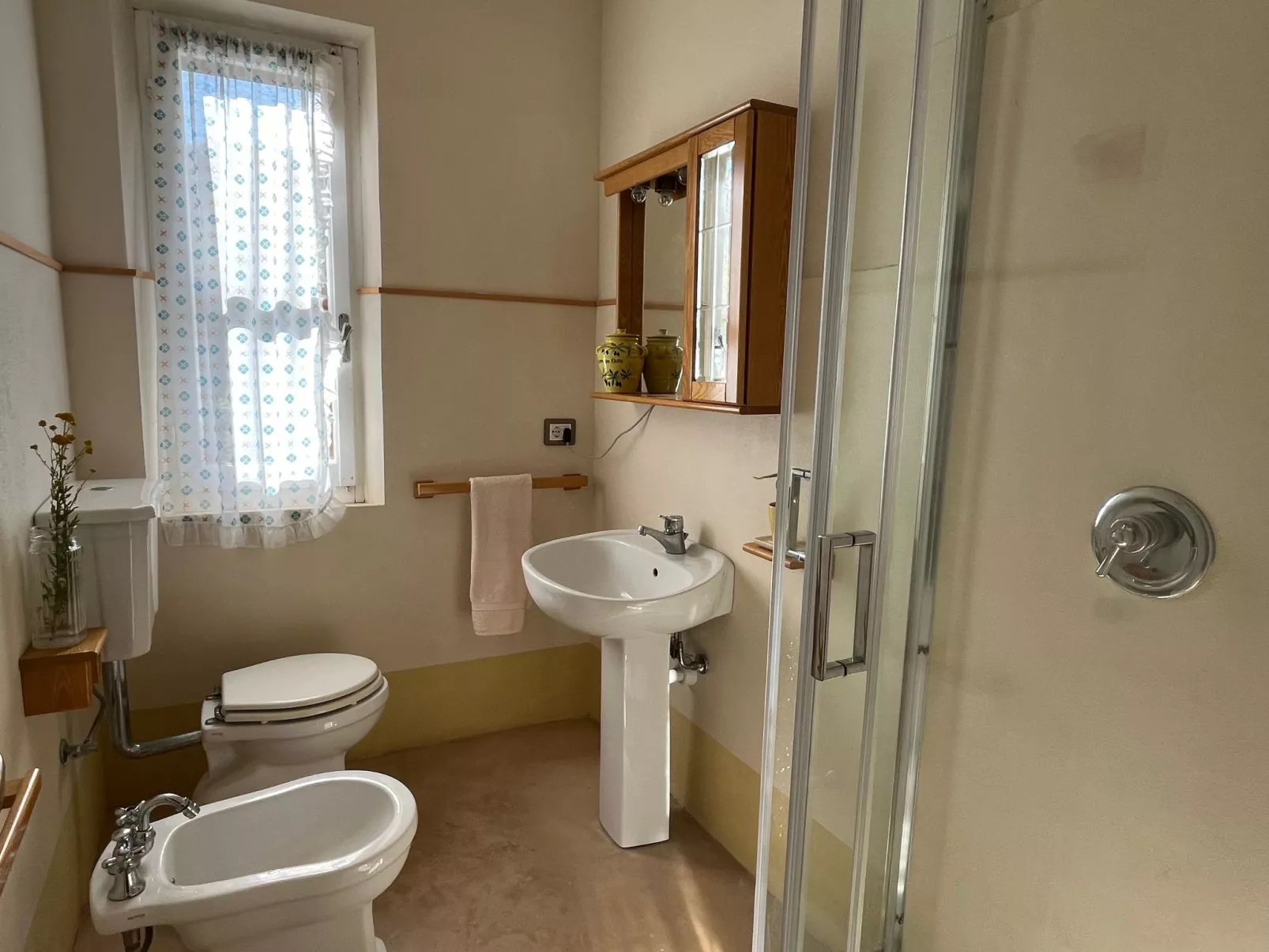 Bauernhof am Meer-Drinnen