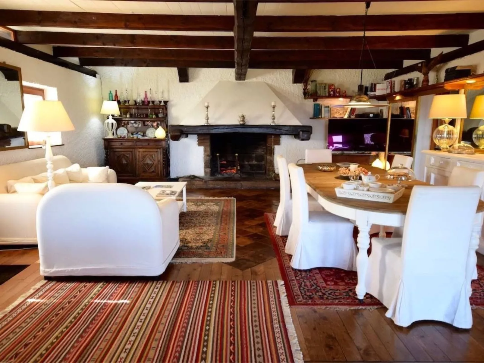 Ferienvilla mit Garten, Grill und Terrasse-Drinnen