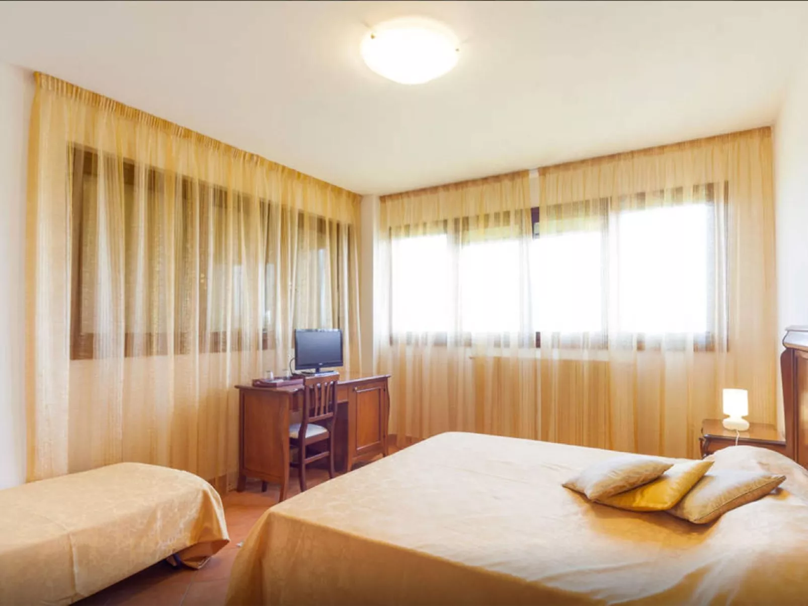 "Cascina Tabachera-Drinnen