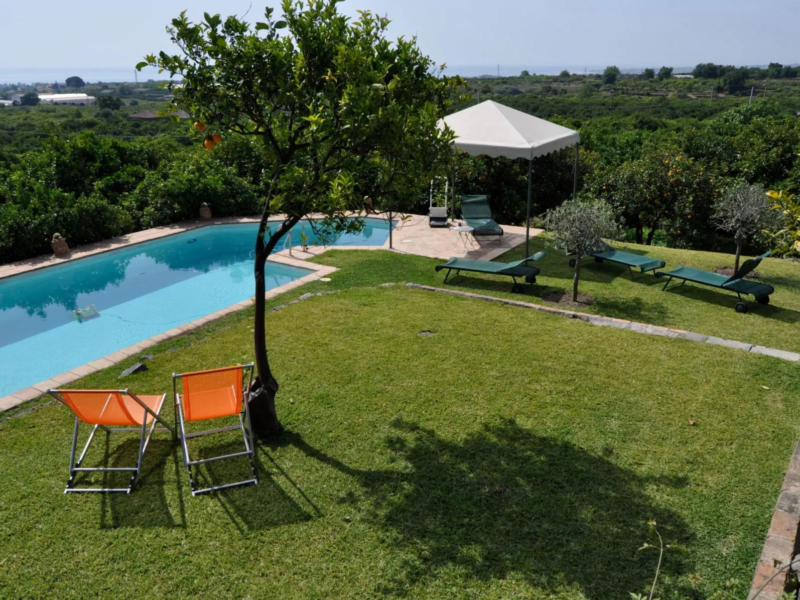 "Mandarin" mit Wasserblick-Outside