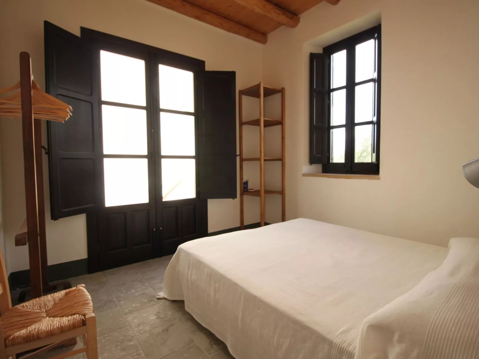 Mit Terrasse-Drinnen